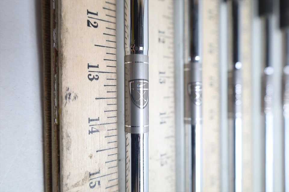 Conjunto de puxadores de eixo de ferro Nike Slingshot Dynamic Gold 34"-36.75" 02375 - Imagem 2 de 4