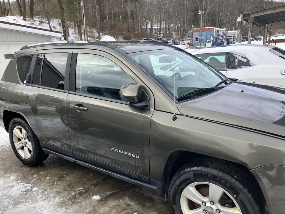 15 JEEP COMPASS Rear Bumper Reinforcement (REBAR ONLY) Foto 4 de 4