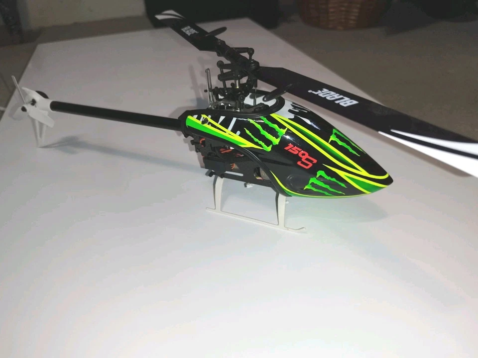 Horizon Modellhubschrauber BNF Blade 150S  ohne AKKUS mit einige Esatzteile. - Bild 4 von 4