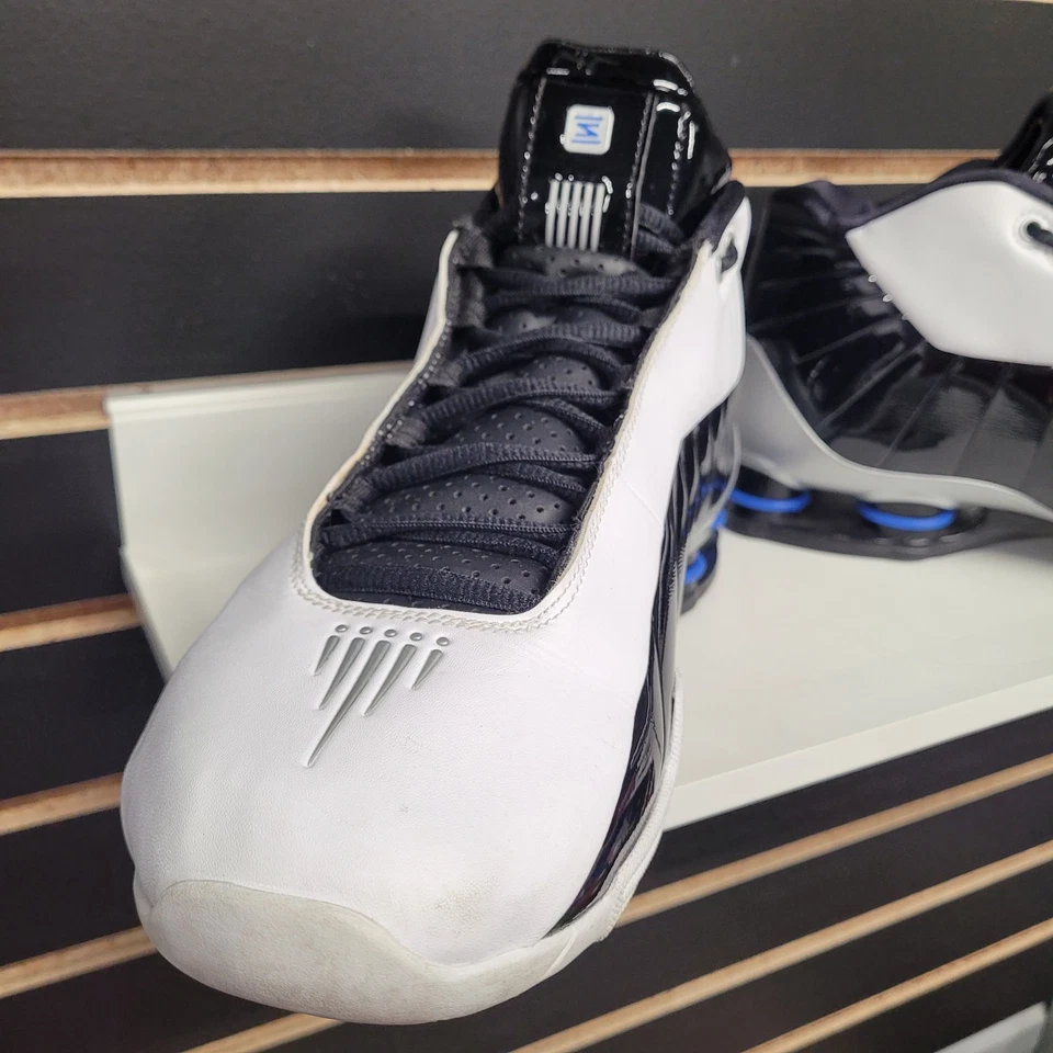 NIKE SHOX BB4 COURO BRANCO PRATA PRETO AZUL VINCE CARTER Tamanho 11 AT7843-102 - Imagem 3 de 4