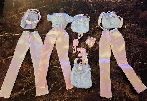 Vintage Barbie Fashion Ave Teen Skipper #18383 Clothes Lot