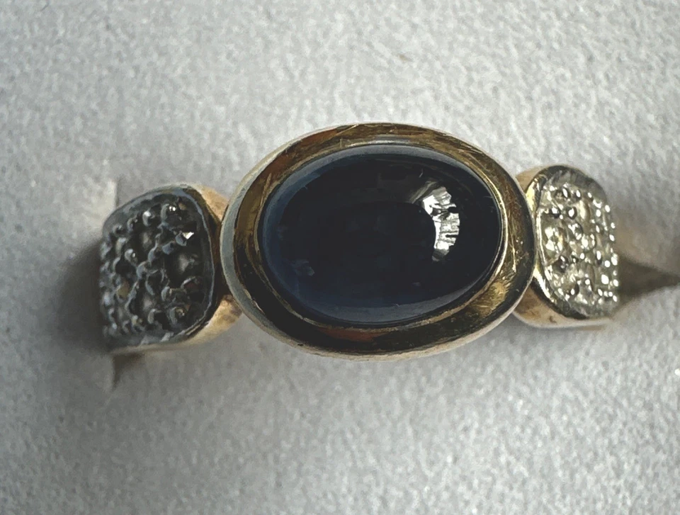 Ring,Gg.585,Saphir Cabochon 8x6mm, 14 kl. Diamanten,Ringschiene 4-8mm, 5,4 Gramm - Bild 2 von 4