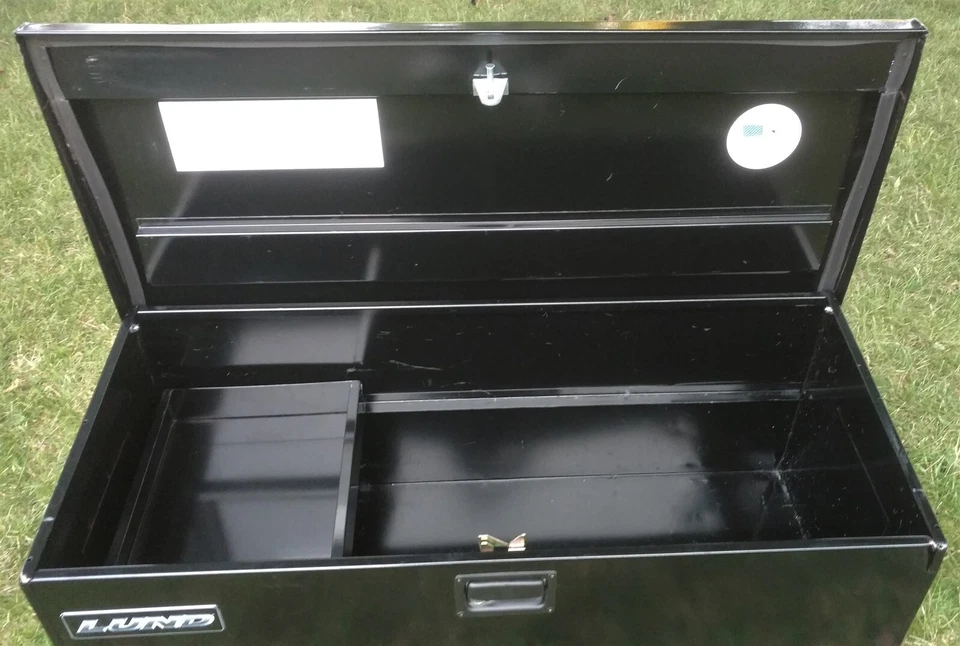 Caja de acero Lund Jobsite con bandeja negra (PC) Foto 2 de 4