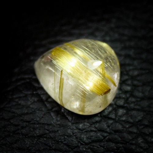 Natural Golden Rutilated Quartz Cabochon 10.00 Carats Pear Shape 15x15x5 mm - Picture 4 of 6