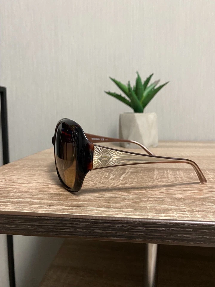 Gafas de sol vintage Diesel doradas marrón mujer Foto 2 de 4