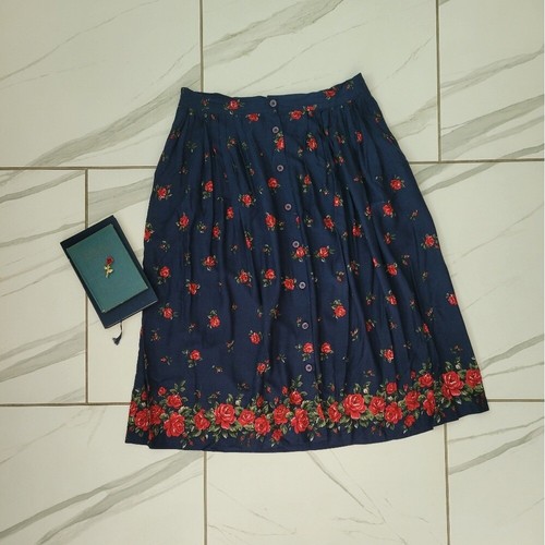 Capacity Petites Large Vintage AOP Navy and Red Rose Midi Pleated Skirt Vintage - Picture 2 of 7