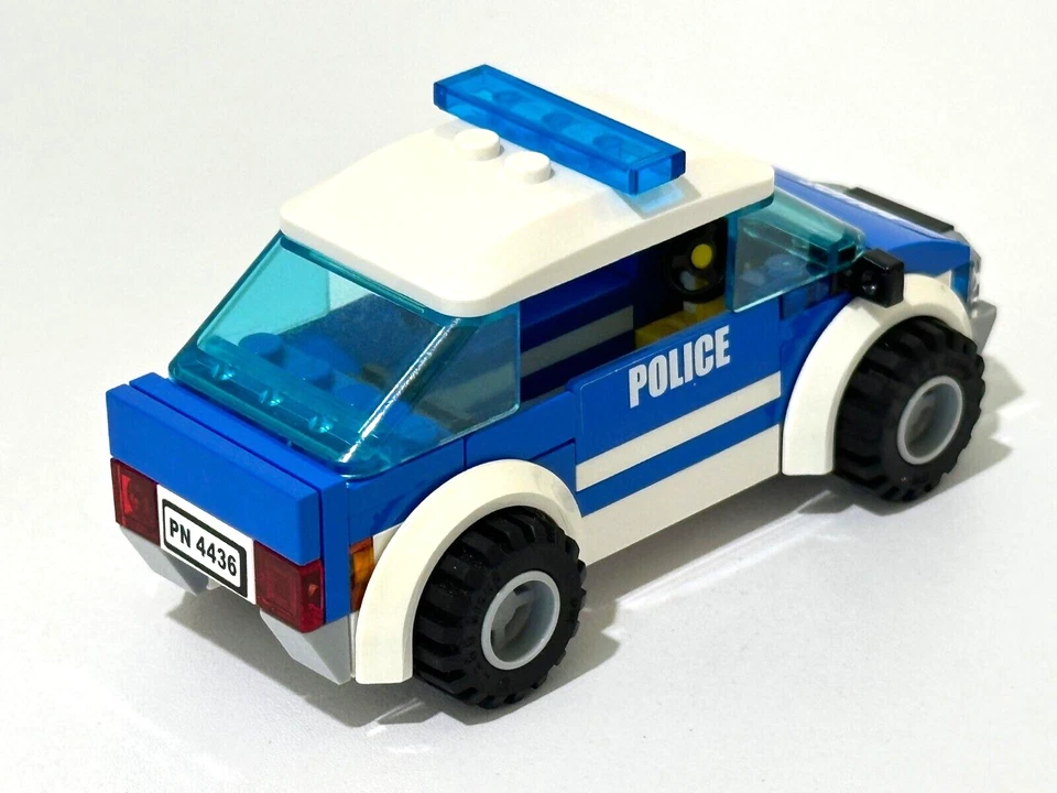 Retired ©2012 LEGO 4436 Town City Police Patrol Car 100% Complete + Extras + Box - Image 4 of 4