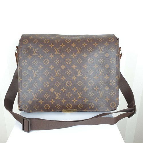 louisvuitton messenger bag