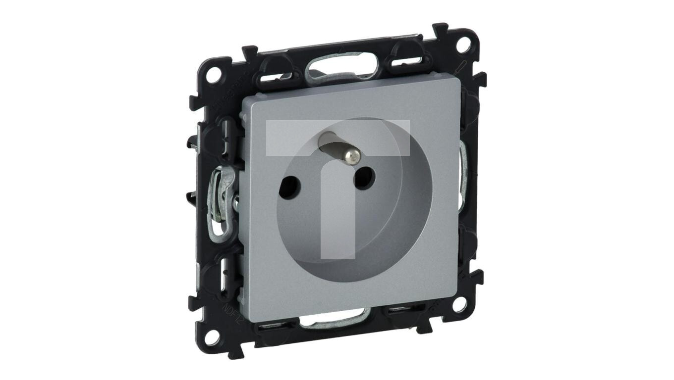 VALENA LIFE Single socket w/u 2P+Z with aluminum shutters 753380 /T2UK