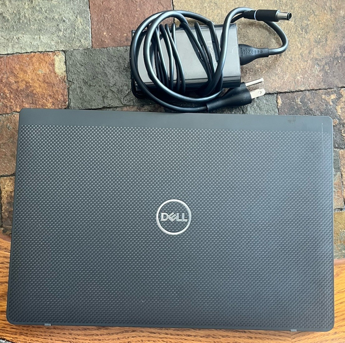 Dell Latitude 7400, 14-Inch Laptop, with Intel Core i5 8th Gen., 256 GB SSD (Solid State Drive), Windows 11 Pro