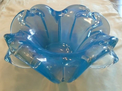 VINTAGE 1960s MURANO GLASS FLOWER TRINKET BOWL LAYERED PETALS DREAMY BLUE MINT!