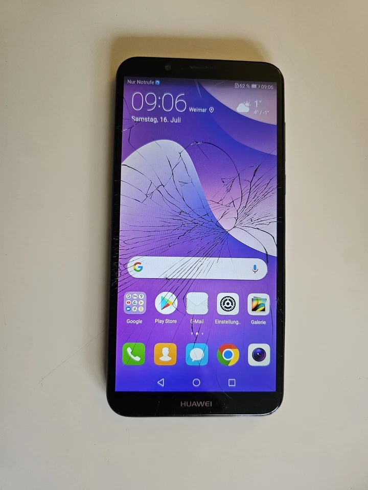 Huawei Y7 (2018)  16GB  Smartphone Schwarz  (Glasbruch)  - Bild 1 von 4