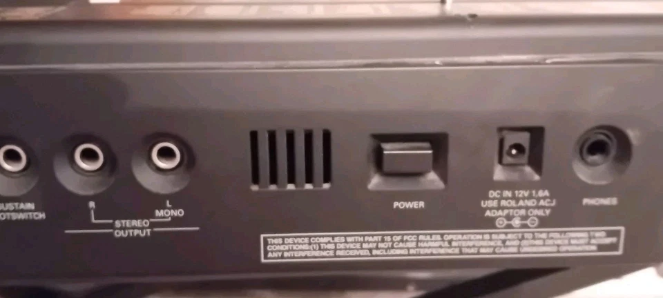 Roland E-68Intelligent Synthesizer Keyboard - Image 4 of 4