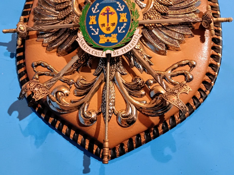 Герб герб стены вися табличка средневековый щит мечи боевой топор орел - Изображение 3 из 4