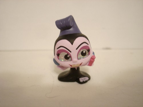 Yzma Disney Doorables Series 10 (Ultra Rare) Emperor's New Groove