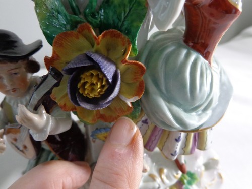 Outstanding Sitzendorf Figural Victorian Electric Lamp w/Applied Flowers - Picture 11 of 11