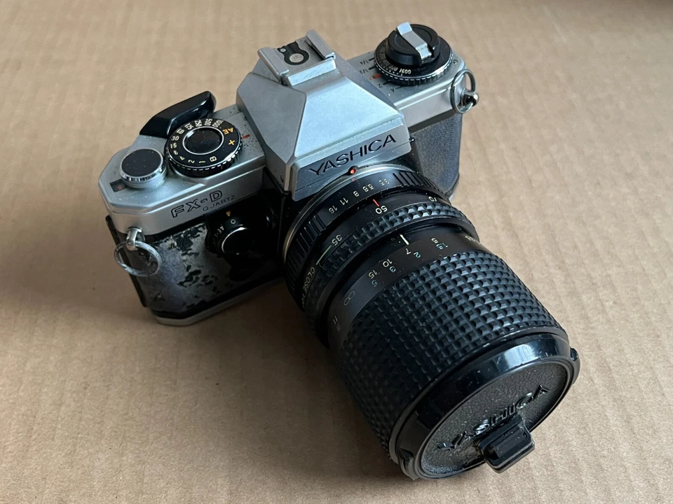 Cámara SLR de cuarzo Yashica FX-D de 35 mm con lente RMC Tokina 35-70 mm 1:3,5 SIN PROBAR Foto 2 de 4