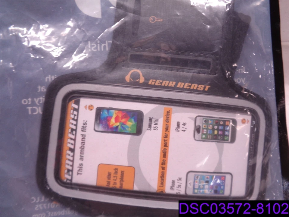 Cantidad = 4: Gear Beast se adapta a iPhone deportivo brazalete para correr negro P/N ABSF-IPH-BKBK Foto 2 de 3