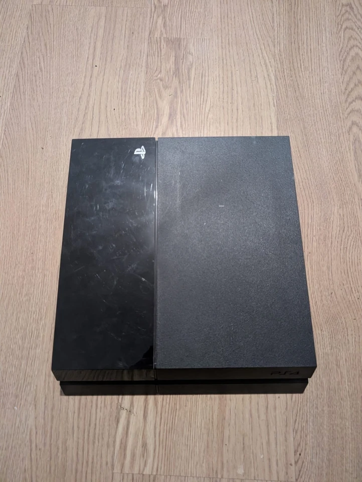 Sony PlayStation 4 Slim, photo 1 of 5