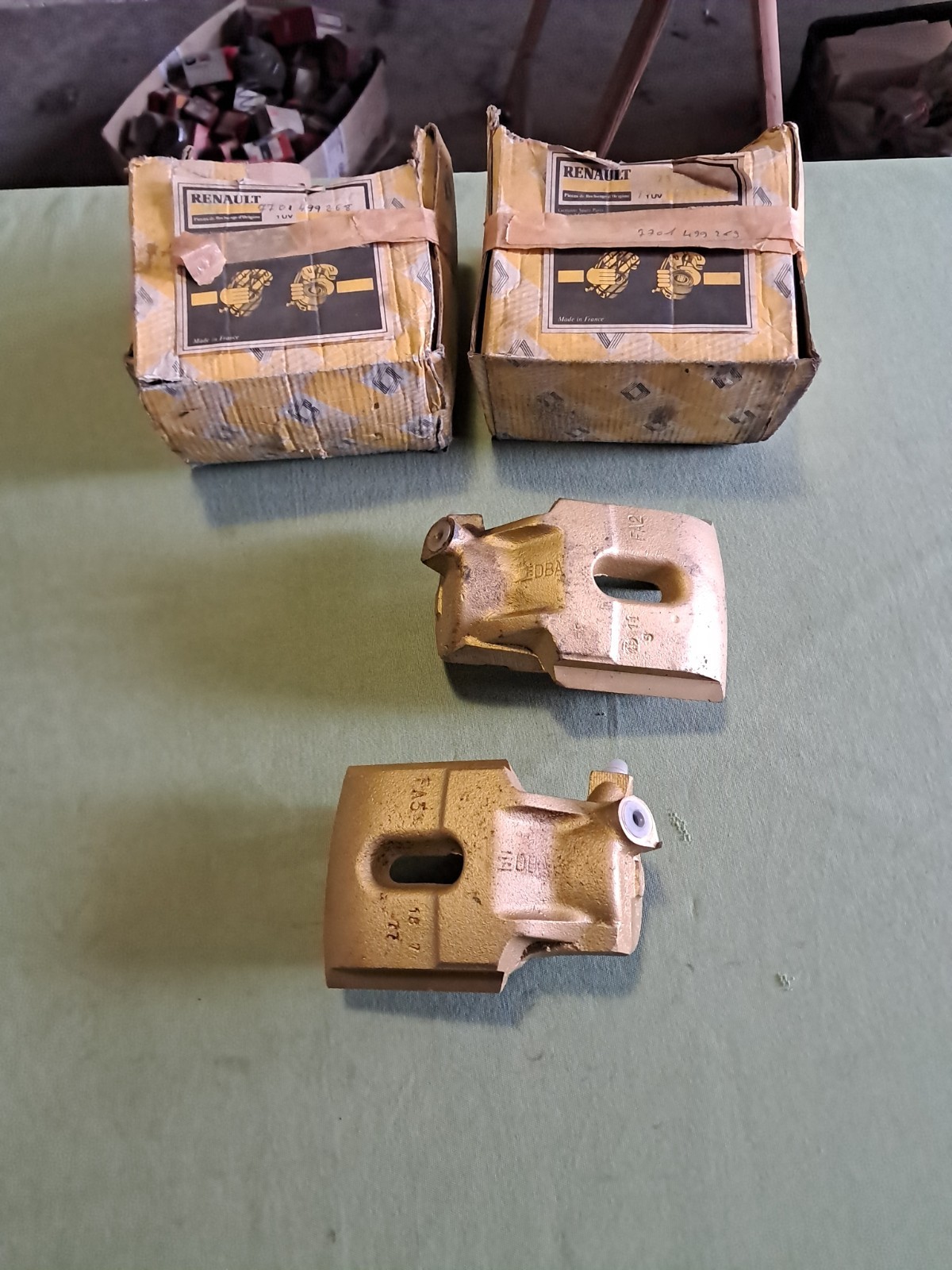 Étriers de frein avant Renault Trafic kit gauche droite DBA 7701499268 en fonte