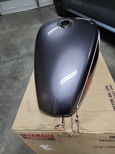 Yamaha OEM Fuel Tank Graymetallic 8 (DBNM8/0919) BP6-Y2410-00-04 New But Dented - Picture 8 of 22