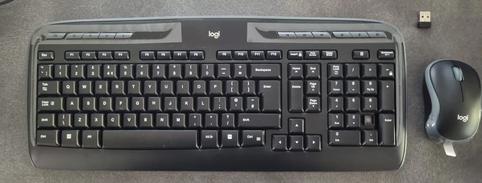 Logitech MK330 Kabellose QWERTY Tastatur und Maus - Schwarz BITTE LESEN 