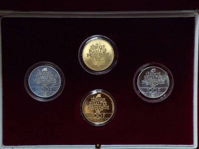 Coffret or et argent droit de l'homme - Photo 1/4