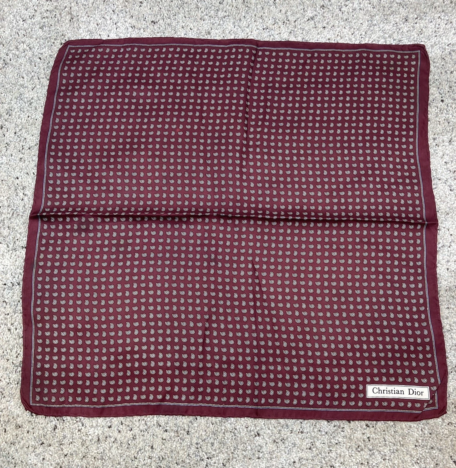 Foulard vintage foulard en soie Christian Dior fabriqué en Italie 18 x 18 pouces carrés
