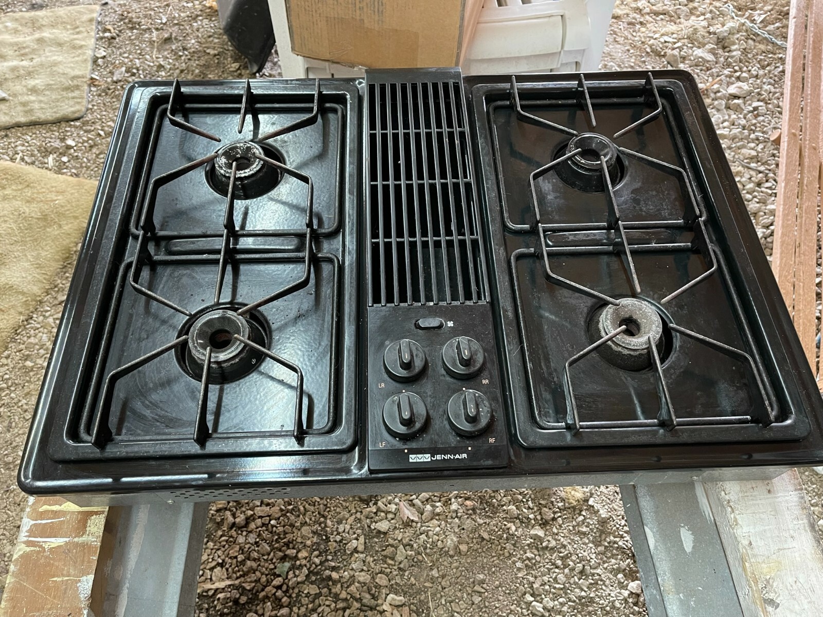 Jenn Air Downdraft Gas 30” Cooktop 4 Burners MNCG206B with Grill MN