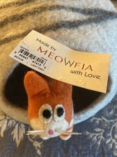 Cat Bed Cave - Handmade 100 Merino Wool Bed for Cats and Kitten...M