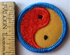 Vintage Girl Scout 1980-91 Junior WORLD IN MY COMMUNITY BADGE Yin Yang Patch NEW