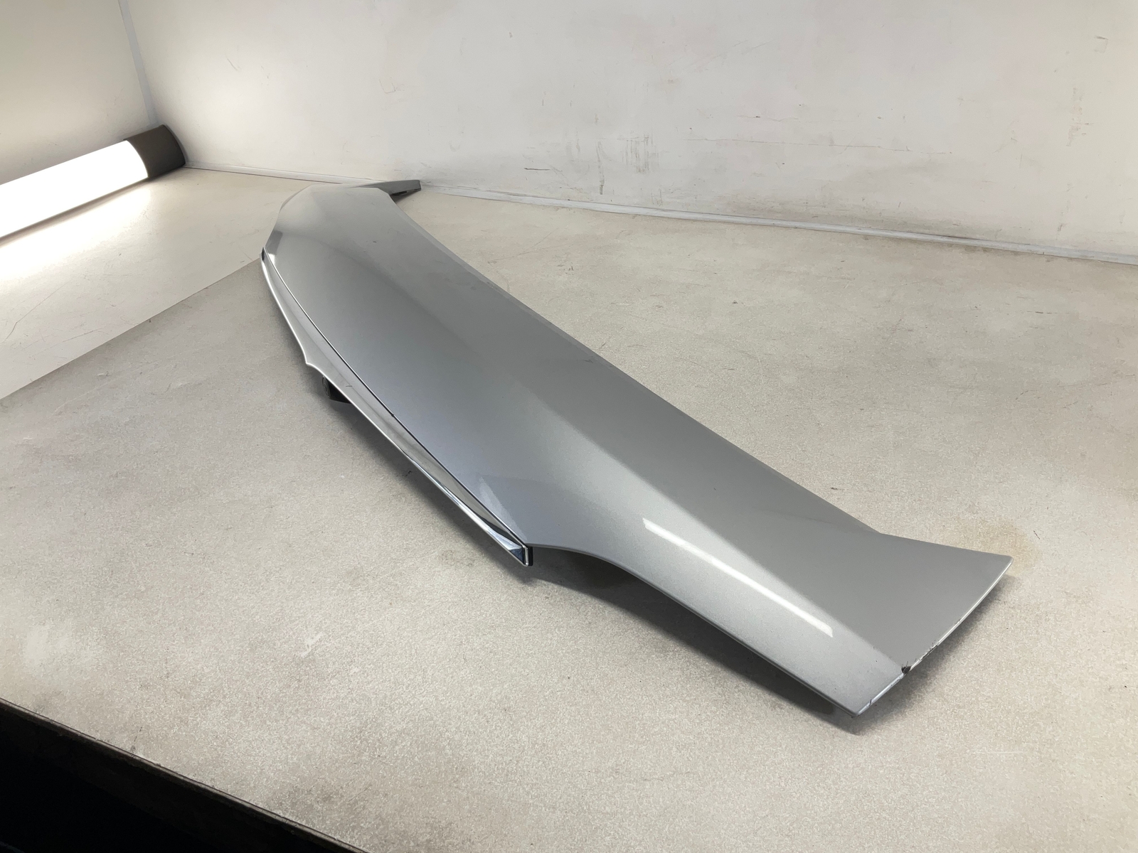 17-20 MASERATI Levante Rear Liftgate Tailgate Spoiler w/ Camera OEM