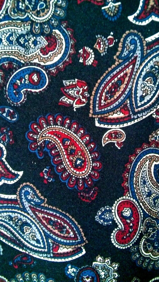 Corbata Puritan Edición Especial Para Hombre Cachemira Azul Marino-Granate-Gris-Beige sobre Negro  Foto 2 de 4