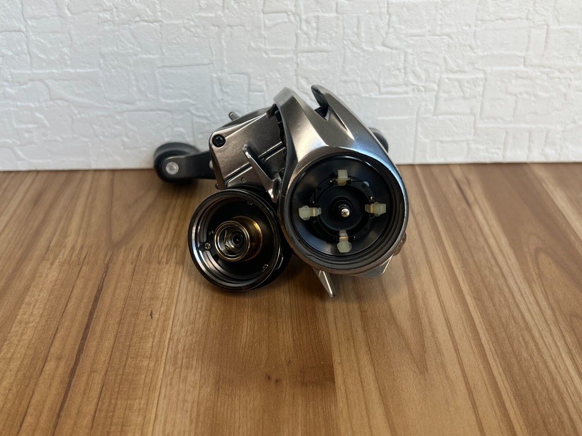 Shimano 18 Bantam MGL HG Right Baitcasting reel 7.1:1 Gear Very