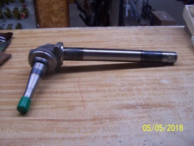 Right Hand Spindle For Ford & New Holland Tractors – Replaces C5NN3105U, 81816581