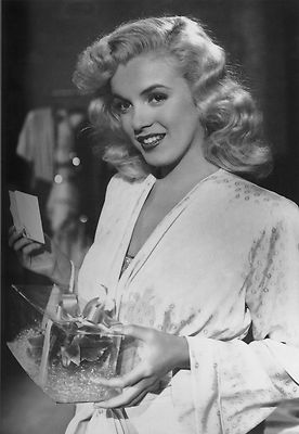 MARILYN MONROE FOTO DI SCENA POSTER ORCHIDEA BIONDA LADIES OF THE CHORUS
