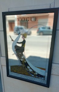 specchio VOGUE vintage con ragazza  con pavone 50x70  piu cornice