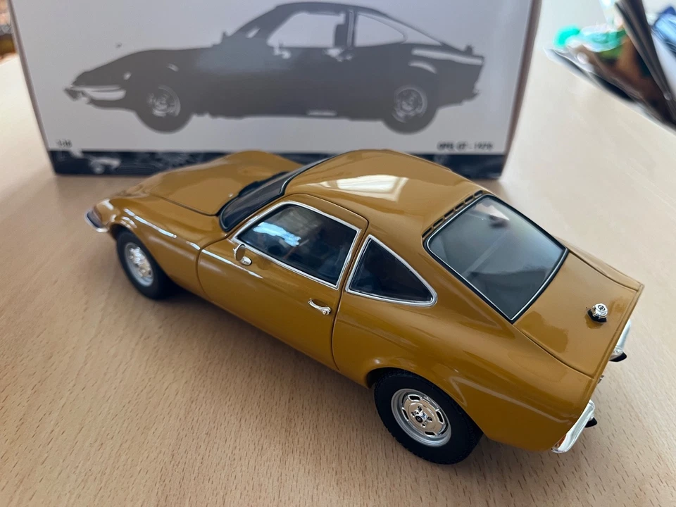 Opel GT 1970 Ochre 1/18 Minichamps - Immagine 2 di 3