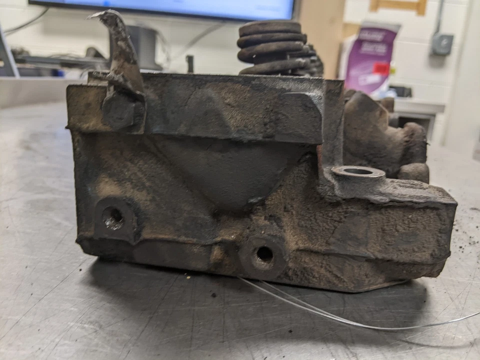 Culata para 82-84 Oldsmobile Cutlass Supreme 5.0 Foto 4 de 4