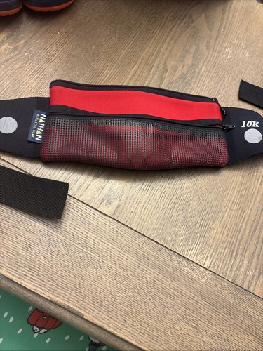 NATHAN Reflective Wear Road Runner With Waterproof Pouch G2
