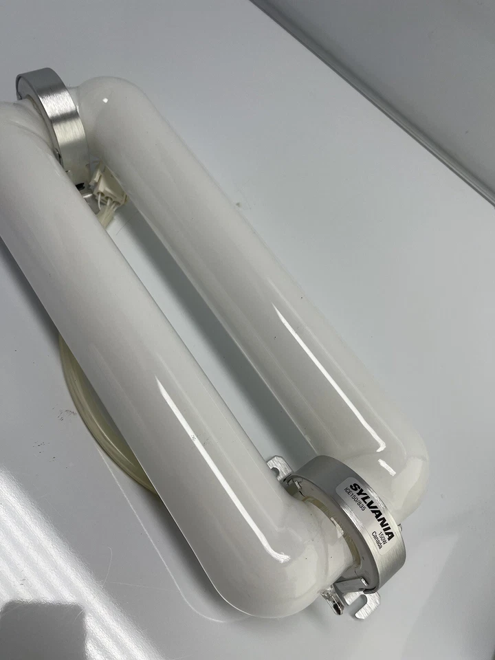 🔌 Bombilla de inducción SYLVANIA ICE150/835 150W - Nueva en caja 💡 Foto 2 de 3