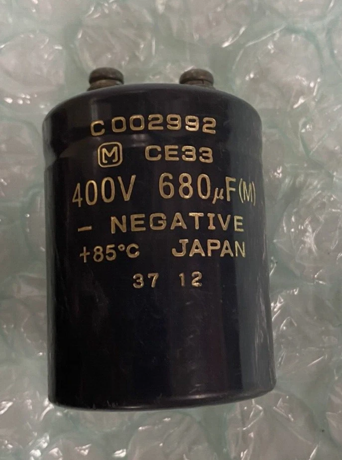 Lote de 2 condensadores MOELLER CE33 C003010 400V 680uF Foto 3 de 3