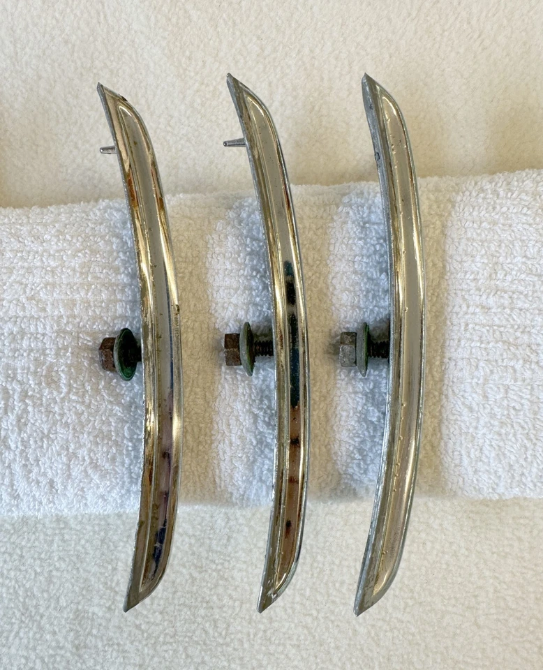 1961 Plymouth Valiant V100 V200 Upper 1/4 Panel Scallop Mouldings Trim 61 - Image 4 of 4