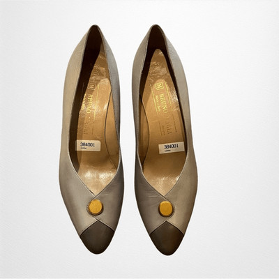 BRUNO MAGLI Two Toned Gray Pumps Heels With GoldTone Embellishment Size7-1/2 B