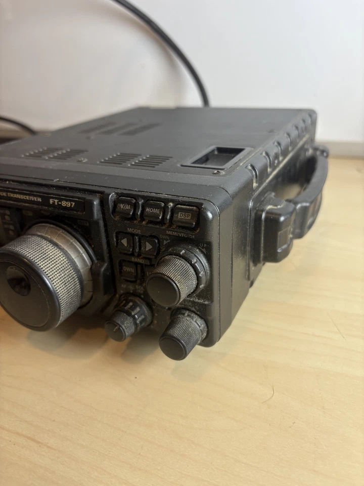 Yaesu FT-897D Transceiver KW/VHF/UHF 100W Allmode Funkgerät Amateurfunk CB Funk - Bild 4 von 4