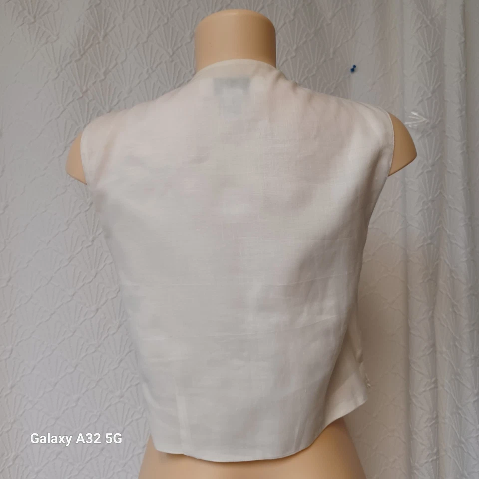 RAVEL 白色女式背心,M 码,使用状况良好 — 第 2/4 张图片