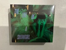 Taylor Swift THE LIFE OF A SHOWGIRL IT'S RAPTUROUS DELUXE CD Sealed + Necklace