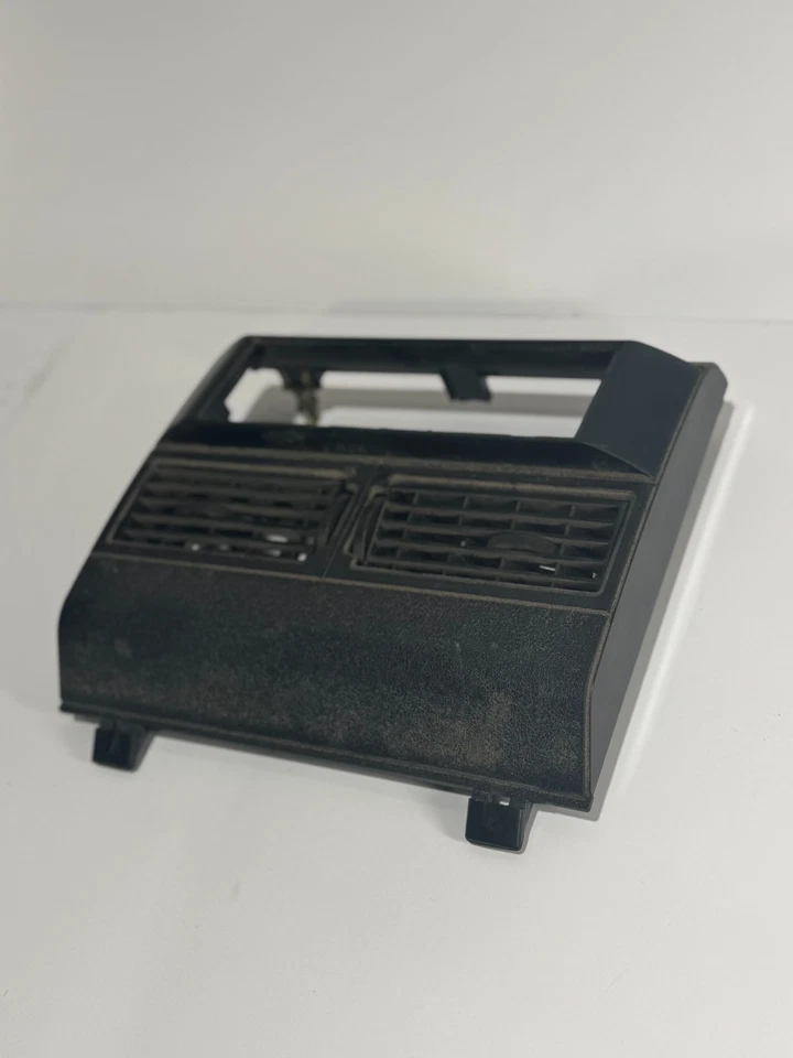 1988-1994 CHEVY/GMC C/K 1500 CENTER DASH RADIO SURROUND BEZEL TRIM W/ VENTS GRAY - Image 2 of 4