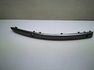 BMW 1 E82 E88 2010 Rechts Zierleiste Stoßstange Stoßfänger vorne 7182372