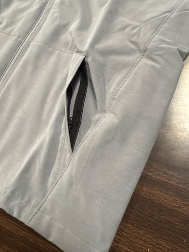 Neu mit Etikett Travis Mathew TOP OF THE LINE Golfweste Medium hellgrau Travismathew NEU - Bild 6 von 6